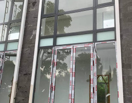 MẪU CỬA NHÔM UỐN VÒM