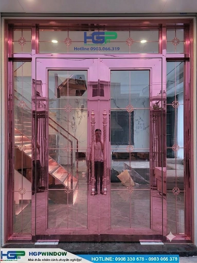 cua kinh thuy luc khung inox hong guong