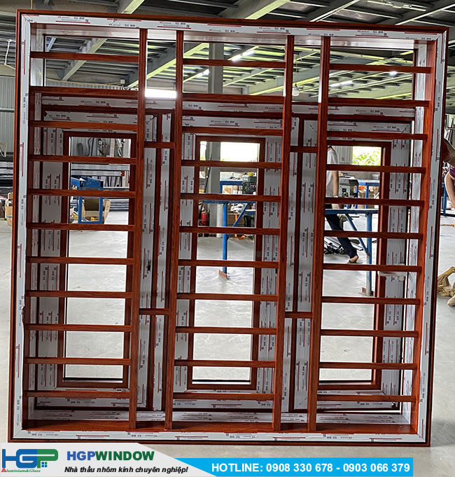 cua nhom he chan song van go 2