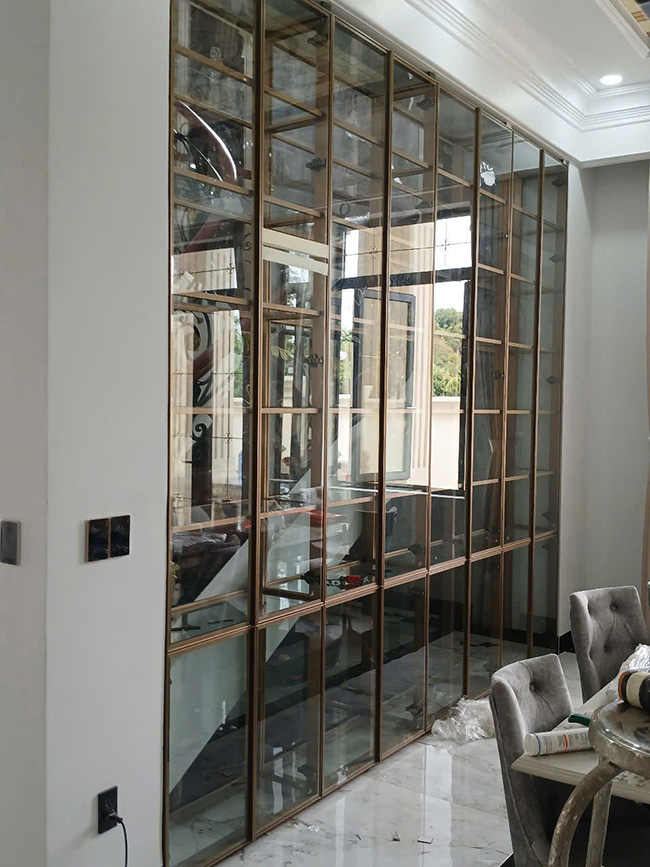 tu trung bau ruou nhom kinh cao cap luxury hgp 23