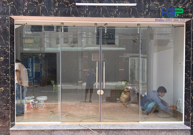 cua kinh cuong luc truot treo hgp01