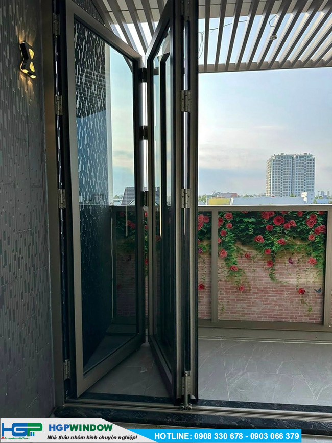 cua nhom maxpro xep truot hgp 2