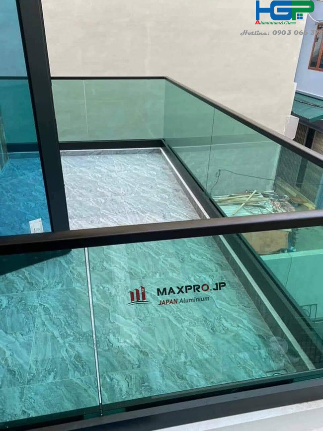 lan lan kinh ban công hgp1