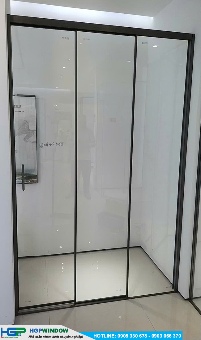 phong tam kinh khung inox cao cap